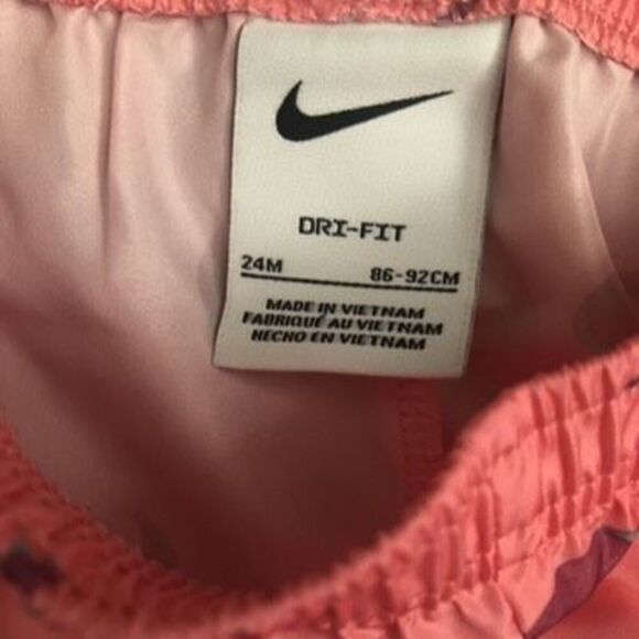Nike Little girls 2PC Shorts Set Sunset Pulse Size 24 M - Picture 8 of 8